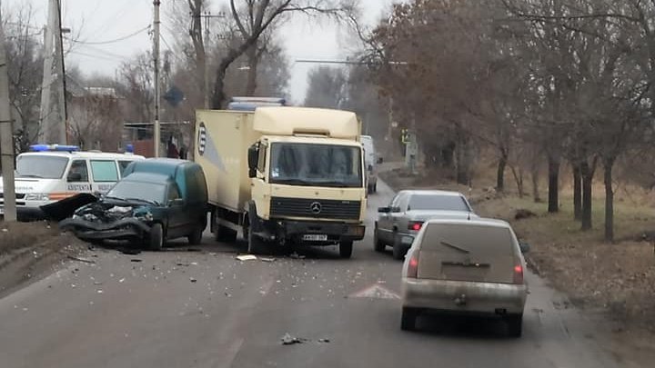 ДТП на Мунчештах: грузовик и автомобиль не поделили дорогу