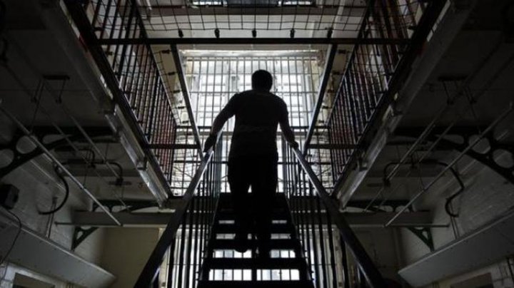 Британским заключенным влетело за рождественскую дискотеку