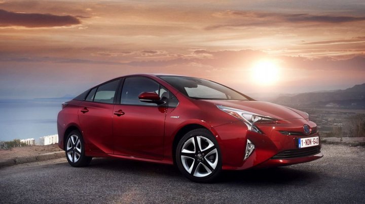 Toyota пытается оживить спрос на Prius