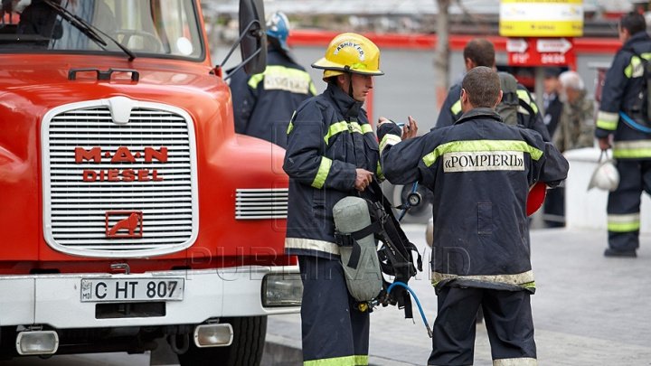 Жителям Молдовы напоминают о пожарной безопасности в новогодние праздники