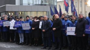 Гости ток-шоу Fabrika: В то время, когда ДПМ предлагает реальные проекты, оппозиция атакует конкурентов