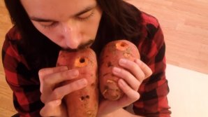 Финский блогер создал музыкальные инструменты из тыквы и картофеля