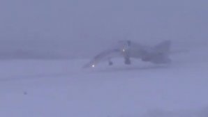 Момент крушения российского бомбардировщика в Мурманской области запечатлели на видео