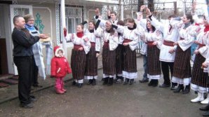 В селе Сипотены по домам ходили колядующие