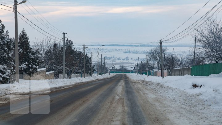 На некоторых трассах страны сохраняется гололедица