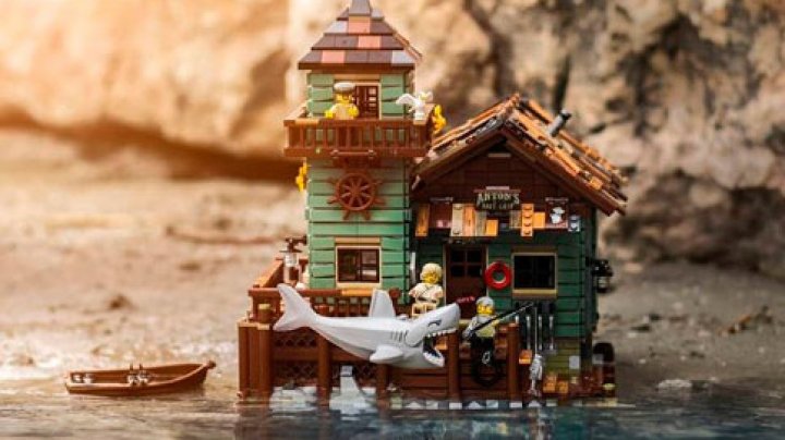 Фотограф создает удивительные иллюстрации с фигурками LEGO