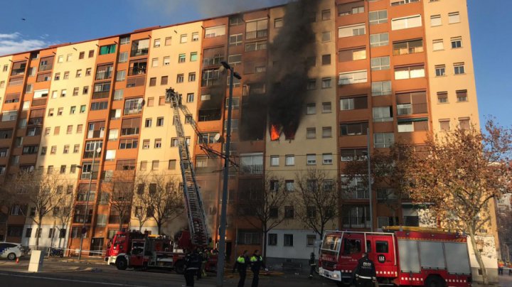 В Испании в результате пожара в жилом доме погибли 3 человека, 15 ранены