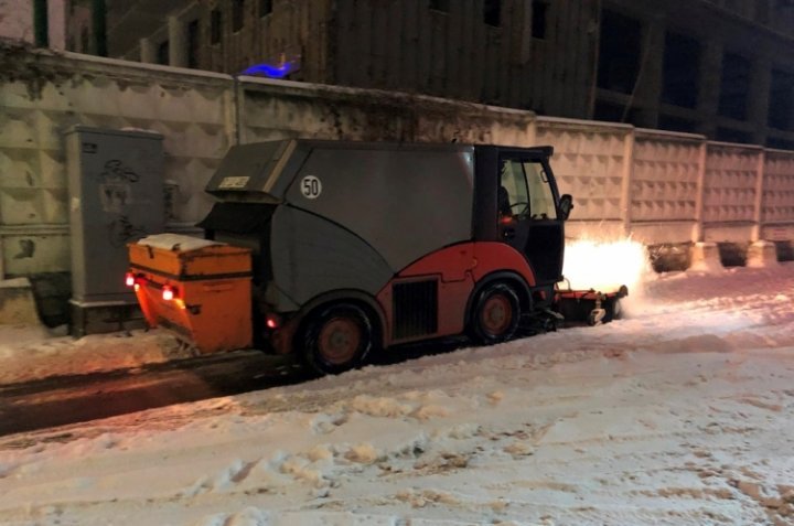 Власти принимают срочные меры по расчистке трасс и дорог