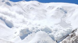 В Альпах лавины погребли десять человек