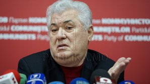 Либералы и коммунисты обвиняют президента в проведении избирательной кампании в пользу социалистов