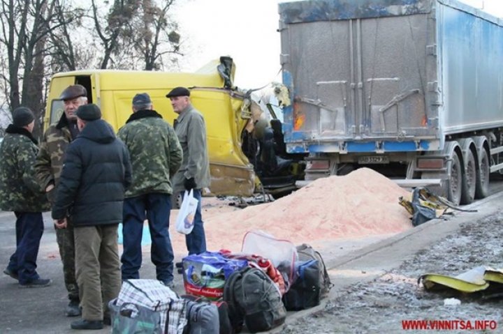 Страшная авария в Виннице: трое граждан Молдовы погибли, четверо ранены (фото)