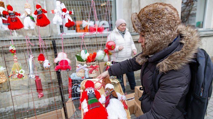 Мэрцишоры заполонили город: торговцы подготовили широкий ассортимент символов весны (фото)