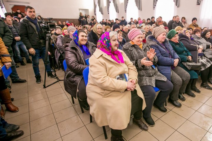 Планы для Ниспорен: Влад Плахотнюк обсудил с жителями четырех сел их ожидания (фото)