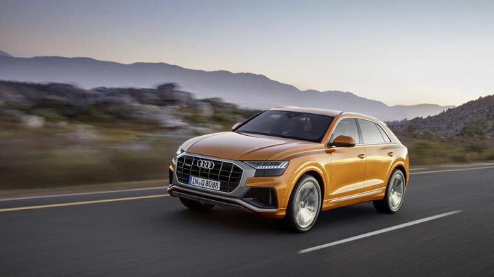 Кроссовер Audi Q8 получит два новых двигателя