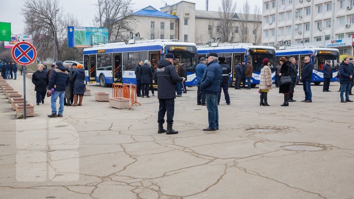 Хорошие новости для жителей Яловен: по 36 маршруту пустили еще два новых троллейбуса (фото)