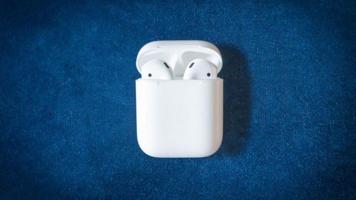 Названы цвета и стоимость AirPods 2