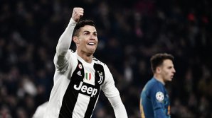 Хет-трик Криштиану Роналду вывел "Ювентус" в четвертьфинал Лиги чемпионов