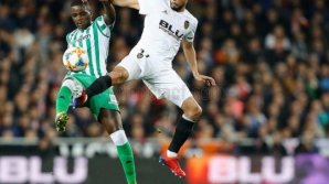 Вторым финалистом Кубка Испании по футболу стала "Валенсия"