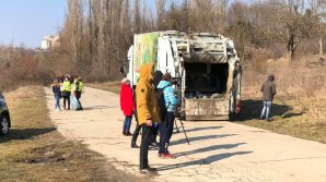 На Ботанике дали старт весенней уборке парков