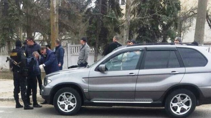 Двоих уроженцев Вулканешт задержали на трое суток по подозрению в шантаже