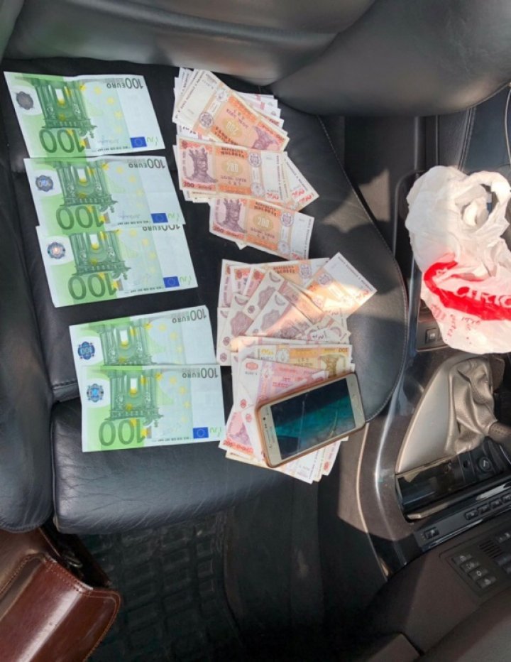 Двоих уроженцев Вулканешт задержали на трое суток по подозрению в шантаже