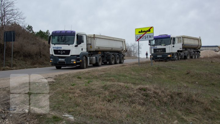 В Каушанах за два месяца планируют восстановить около четырех километров дорог (фото)