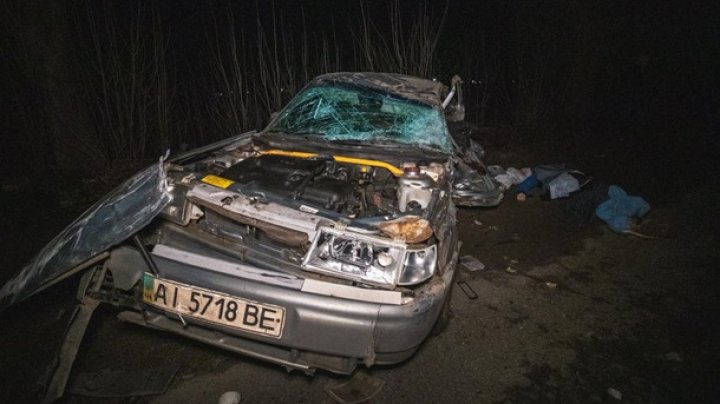 Под Киевом в тройном ДТП погибли два человека (фото)