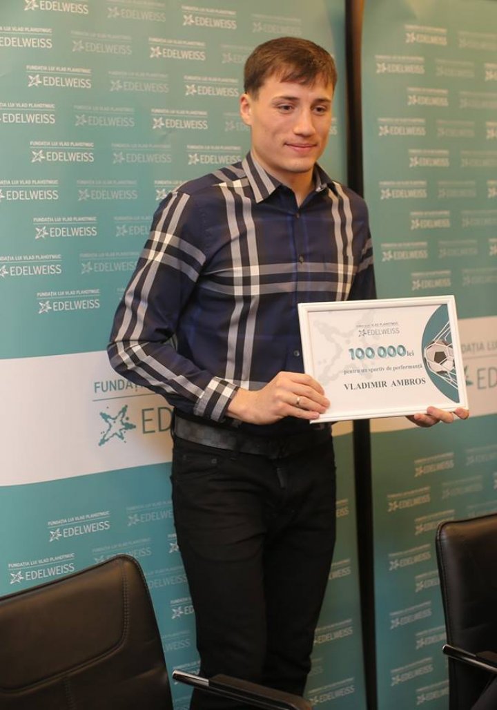 Владимиру Амбросу фонд Влада Плахотнюка "Эдельвейс" вручил 100.000 леев (фото)