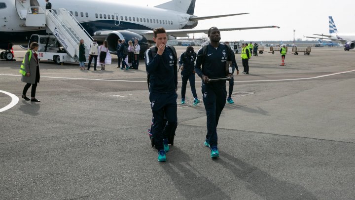 Сборная Франции по футболу прибыла в Кишинев (фото)