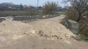 В селе Ордэшей Теленештского района разрушается мост, связывающий две части населенного пункта