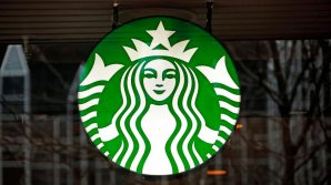 Чистая прибыль Starbucks сократилась вдвое  