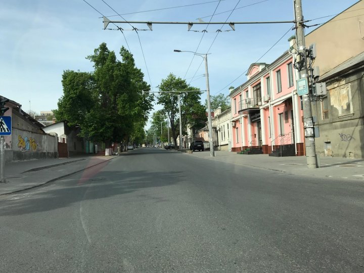 На пасхальные праздники Кишинев превратился в город-призрак (фото)