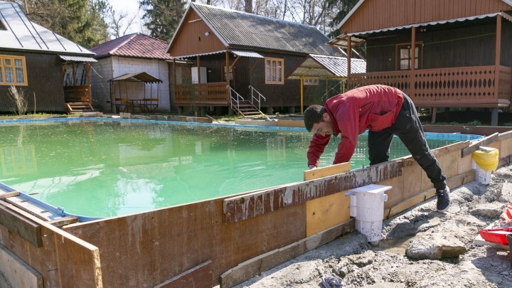 На базах отдыха в Вадул-луй-Водах начали подготовку к летнему сезону (фото)