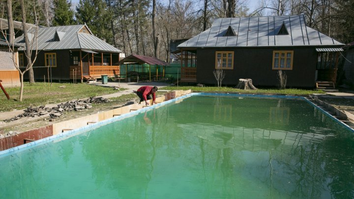 На базах отдыха в Вадул-луй-Водах начали подготовку к летнему сезону (фото)