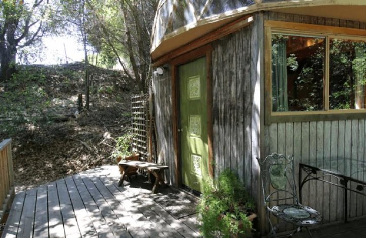 Самое популярное жилье Airbnb: хижина в виде гриба