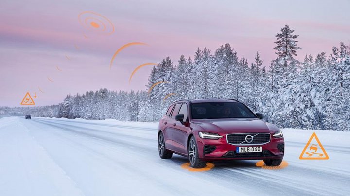 Автомобили Volvo смогут обмениваться информацией об опасности