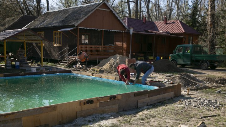 На базах отдыха в Вадул-луй-Водах начали подготовку к летнему сезону (фото)