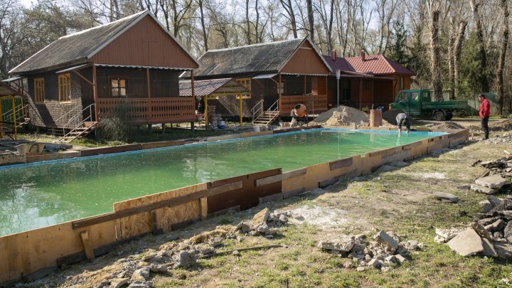 На базах отдыха в Вадул-луй-Водах начали подготовку к летнему сезону (фото)