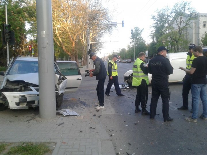 Накануне вечером в центре столицы произошло ДТП: трое пострадавших (фото/видео)