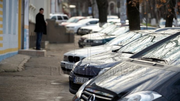 В Кишиневе вступают в силу новые положения о стоянке на тротуарах