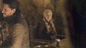 Создатели сериала "Игра престолов" удалили ляп со стаканом кофе