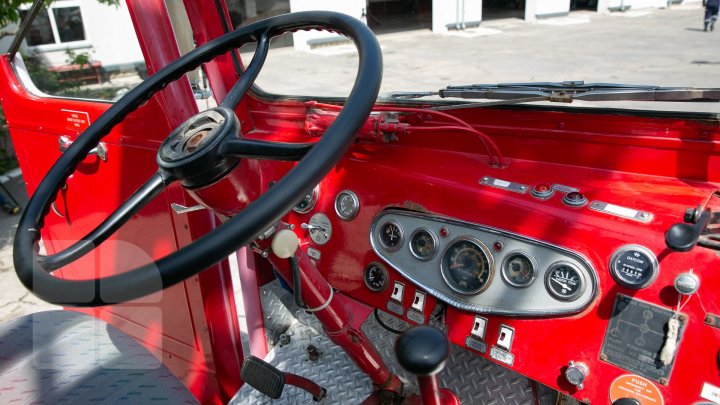 В кишиневском музее пожарного дела показали раритетные спецмашины