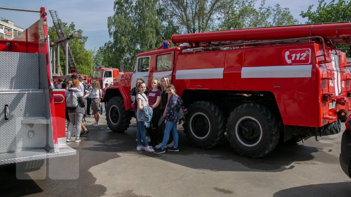 В кишиневском музее пожарного дела показали раритетные спецмашины