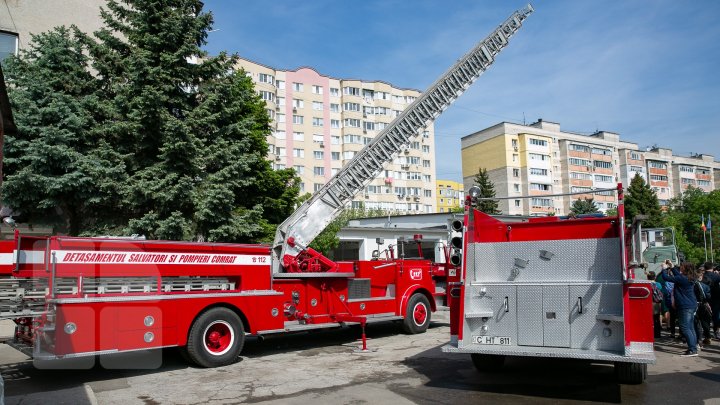 В кишиневском музее пожарного дела показали раритетные спецмашины