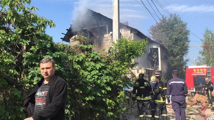 В строящемся доме в Дурлештах вспыхнул пожар (фото)
