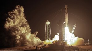 SpaceX запустила ракету Falcon Heavy с 24 спутниками и атомными часами
