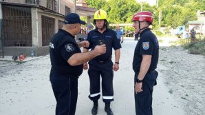 В Атаках состоялось заседание комиссии по чрезвычайным ситуациям: Часть девятиэтажного дома рухнула