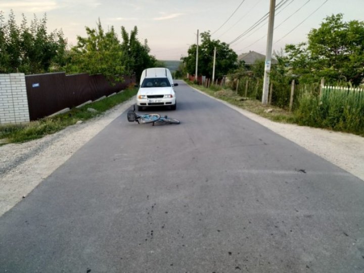 В Рышканском районе два велосипедиста попали в больницу в результате ДТП (фото)