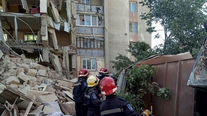 Причины обрушения дома в Атаках (фото)