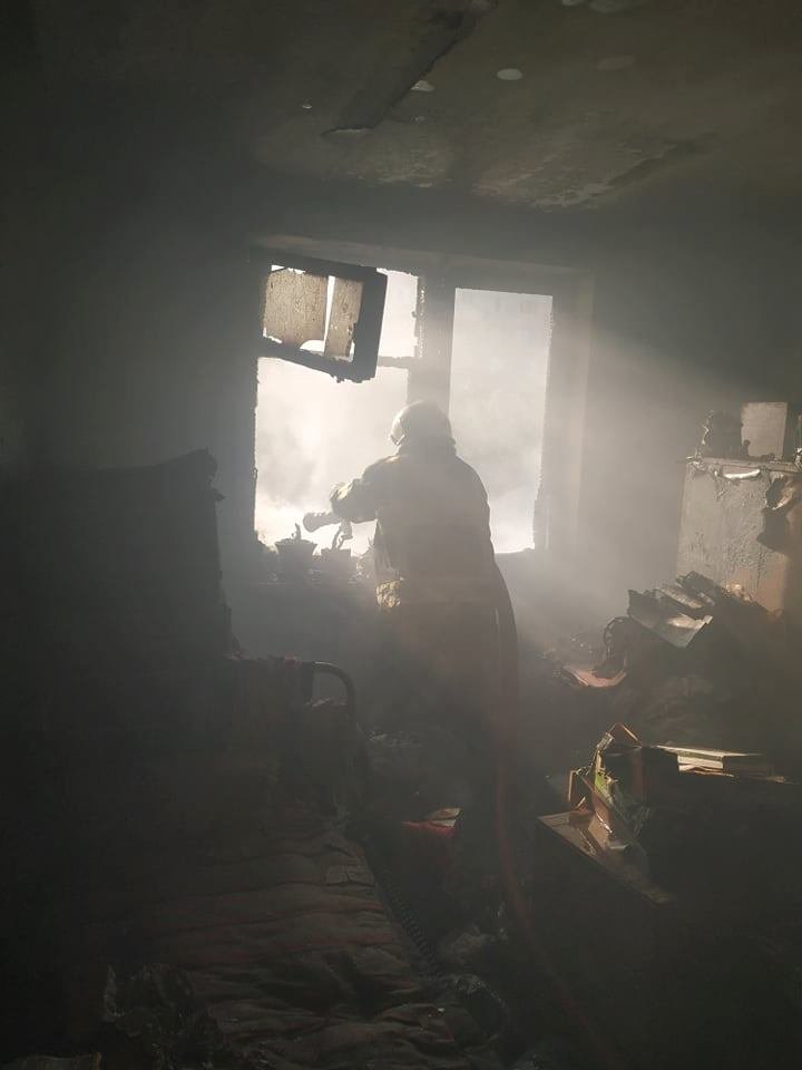 На Буюканах загорелась квартира: хозяйка госпитализирована (фото)